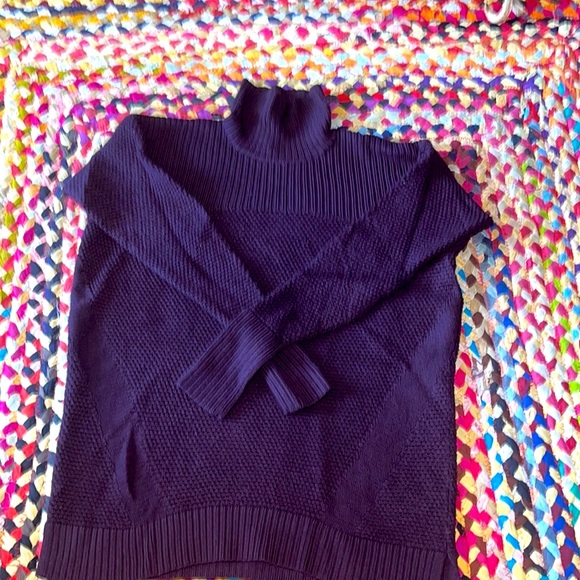Super Cozy Lululemon Turtleneck Sweater - Picture 6 of 6